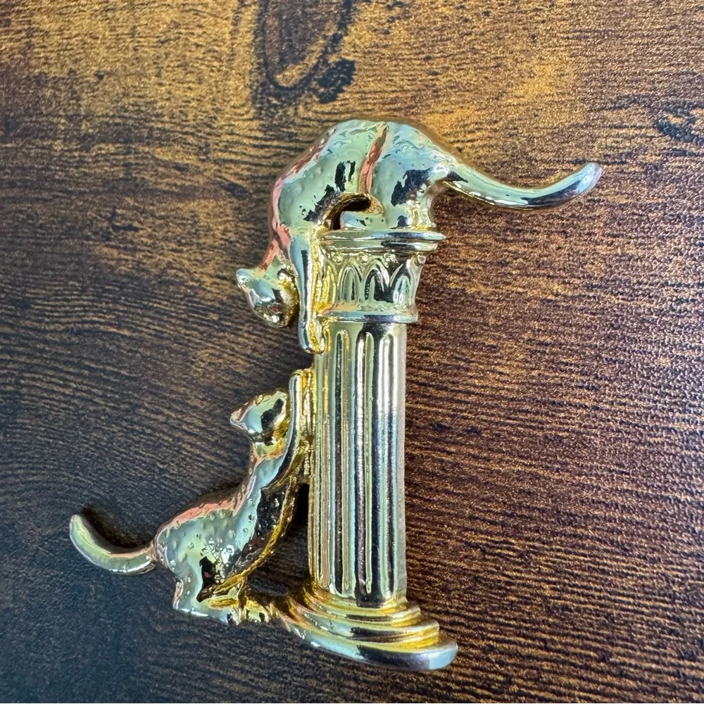 Gold Tone Cat Brooch with Column Design Playful Playing Figural - Picture 3 of 10